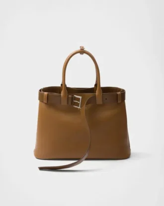 Bolso grande de piel con hebilla Prada y cinturón