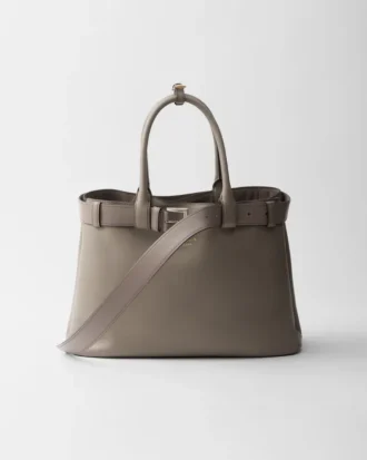 Bolso grande de piel con hebilla Prada y cinturón