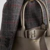 Bolso grande de piel con hebilla Prada y cinturón