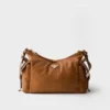 Bolso grande de piel napa de Prada Explore Bolso grande de piel napa de Prada Explore