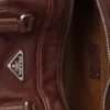 Bolso mediano de piel con asa superior Bolso mediano de piel con asa superior
