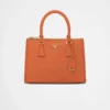 Bolso mediano de piel de avestruz Prada Galleria Bolso mediano de piel de avestruz Prada Galleria