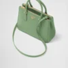 Bolso mediano de piel de avestruz Prada Galleria Bolso mediano de piel de avestruz Prada Galleria