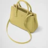 Bolso mediano de piel de avestruz Prada Galleria Bolso mediano de piel de avestruz Prada Galleria