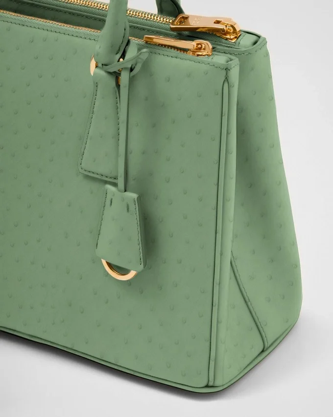 Bolso mediano de piel de avestruz Prada Galleria Bolso mediano de piel de avestruz Prada Galleria
