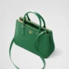 Bolso mediano de piel de cocodrilo Prada Galleria Bolso mediano de piel de cocodrilo Prada Galleria