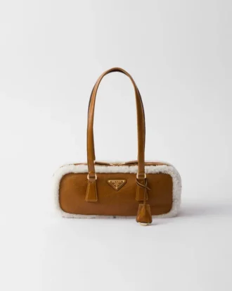 Bolso mediano de piel de oveja con dos asas