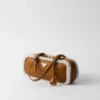 Bolso mediano de piel de oveja con dos asas Bolso mediano de piel de oveja con dos asas