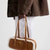 Bolso mediano de piel de oveja con dos asas Bolso mediano de piel de oveja con dos asas