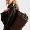 Bolso mediano de piel lavada