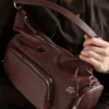 Bolso mediano de piel lavada