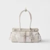 Bolso mediano Prada Bonnie de lino estampado y piel Bolso mediano Prada Bonnie de lino estampado y piel