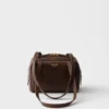 Bolso mini con asa superior de piel envejecida de Prada Bolso mini con asa superior de piel envejecida de Prada
