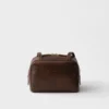 Bolso mini con asa superior de piel envejecida de Prada Bolso mini con asa superior de piel envejecida de Prada