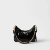 Bolso mini de charol Naplak de Prada Re-Edition Bolso mini de charol Naplak de Prada Re-Edition
