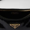 Bolso mini de charol Naplak de Prada Re-Edition Bolso mini de charol Naplak de Prada Re-Edition