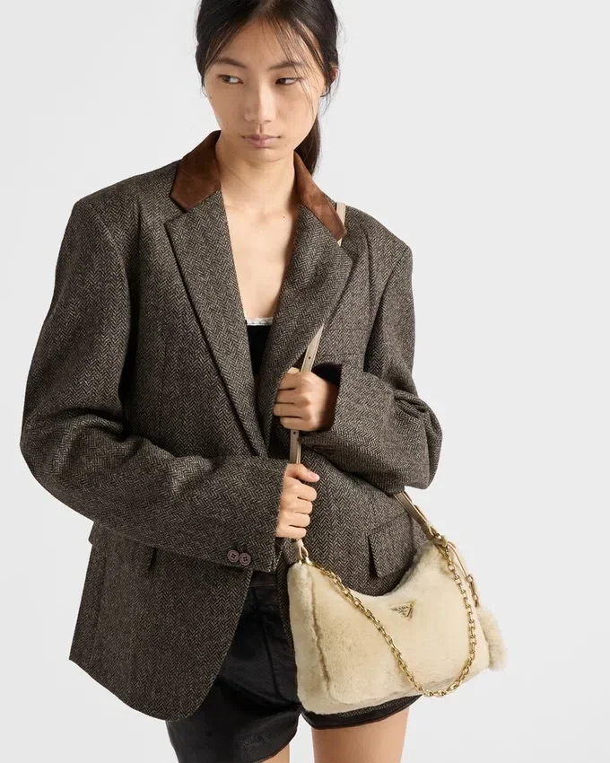 Bolso mini de piel de oveja Prada Re-Edition Bolso mini de piel de oveja Prada Re-Edition