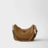 Bolso mini de piel Saffiano Prada Re-Edition Bolso mini de piel Saffiano Prada Re-Edition