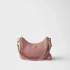 Bolso mini de piel Saffiano Prada Re-Edition Bolso mini de piel Saffiano Prada Re-Edition
