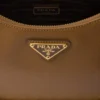 Bolso mini de piel Saffiano Prada Re-Edition Bolso mini de piel Saffiano Prada Re-Edition