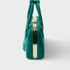 Bolso mini piramidal de piel Saffiano de Prada