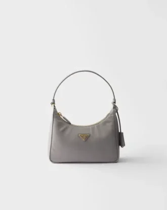 Bolso mini Prada Re-Edition 2005 de Re-Nylon y Saffiano
