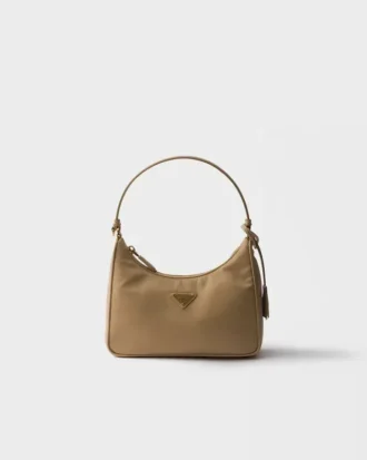 Bolso mini Prada Re-Edition 2005 de Re-Nylon y Saffiano