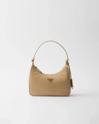 Bolso mini Prada Re-Edition 2005 de Re-Nylon y Saffiano