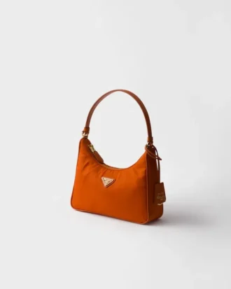 Bolso mini Prada Re-Edition 2005 de Re-Nylon y Saffiano