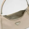 Bolso mini Prada Re-Edition 2005 de Re-Nylon y Saffiano Bolso mini Prada Re-Edition 2005 de Re-Nylon y Saffiano