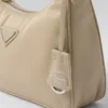 Bolso mini Prada Re-Edition 2005 de Re-Nylon y Saffiano Bolso mini Prada Re-Edition 2005 de Re-Nylon y Saffiano