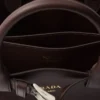Bolso pequeño de piel con hebilla y correa de Prada Bolso pequeño de piel con hebilla y correa de Prada