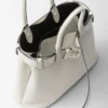 Bolso pequeño de piel con hebilla y correa de Prada Bolso pequeño de piel con hebilla y correa de Prada