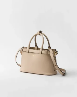 Bolso pequeño de piel con hebilla y doble correa de Prada