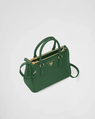 Bolso pequeño de piel de avestruz Prada Galleria
