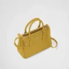 Bolso pequeño de piel de avestruz Prada Galleria Bolso pequeño de piel de avestruz Prada Galleria