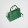Bolso pequeño Prada Galleria de piel de cocodrilo Bolso pequeño Prada Galleria de piel de cocodrilo