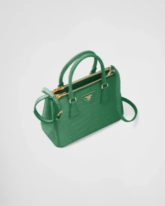 Bolso pequeño Prada Galleria de piel de cocodrilo Bolso pequeño Prada Galleria de piel de cocodrilo