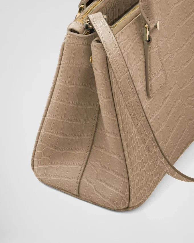 Bolso pequeño Prada Galleria de piel de cocodrilo Bolso pequeño Prada Galleria de piel de cocodrilo