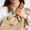 Bolso pequeño tipo cubo Prada Mariner Re-Nylon Bolso pequeño tipo cubo Prada Mariner Re-Nylon