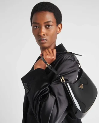 Bolso Prada Cleo de charol
