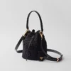 Bolso tipo cubo mini de ganchillo y piel Bolso tipo cubo mini de ganchillo y piel
