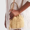 Bolso tipo cubo mini de ganchillo y piel Bolso tipo cubo mini de ganchillo y piel