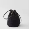 Bolso tipo cubo mini de ganchillo y piel Bolso tipo cubo mini de ganchillo y piel