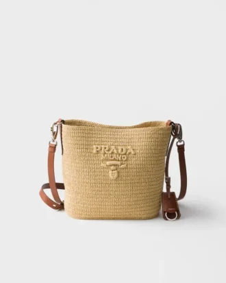 Bolso tipo cubo pequeño de ganchillo y cuero
