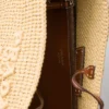 Bolso tipo cubo pequeño de ganchillo y cuero Bolso tipo cubo pequeño de ganchillo y cuero
