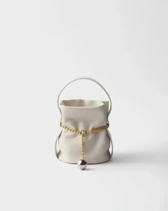 Bolso tipo cubo Prada Petit Sac Noir Mini de piel napa