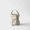 Bolso tipo cubo Prada Petit Sac Noir Mini de piel napa Bolso tipo cubo Prada Petit Sac Noir Mini de piel napa