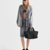 Bolso tote grande de ganchillo con detalles de piel Bolso tote grande de ganchillo con detalles de piel