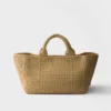 Bolso tote grande de ganchillo con detalles de piel Bolso tote grande de ganchillo con detalles de piel